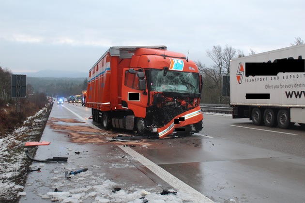 POL-PDKL: A6/Wattenheim, Zwei Verletzte nach Lkw-Unfall - hoher Sachschaden