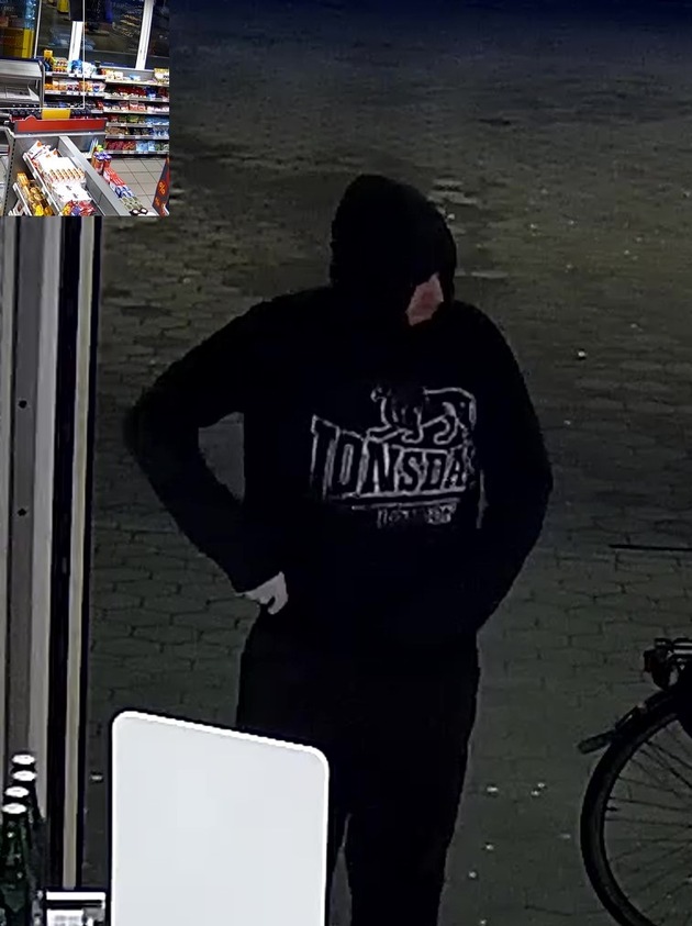 POL-AUR: Aurich - Zeugen nach Raub auf Tankstelle gesucht (Fotos des Täters)