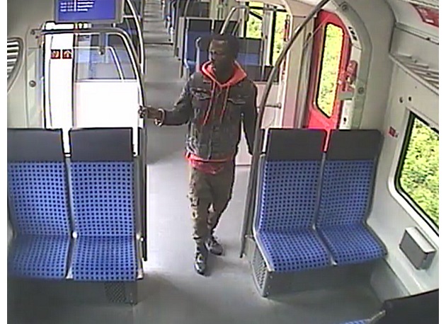 POL-LB: Nach Sexualdelikt in der S-Bahn-Linie 4 in Marbach am Neckar: Polizei veröffentlicht Fotos des Tatverdächtigen