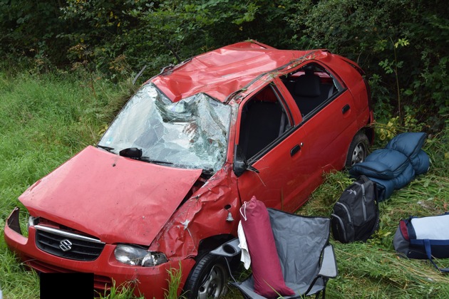 POL-PDKL: A62/Glan-Münchweiler, Pkw überschlägt sich - 3 Verletzte