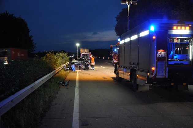 POL-WL: Tragischer Unfall auf der A7