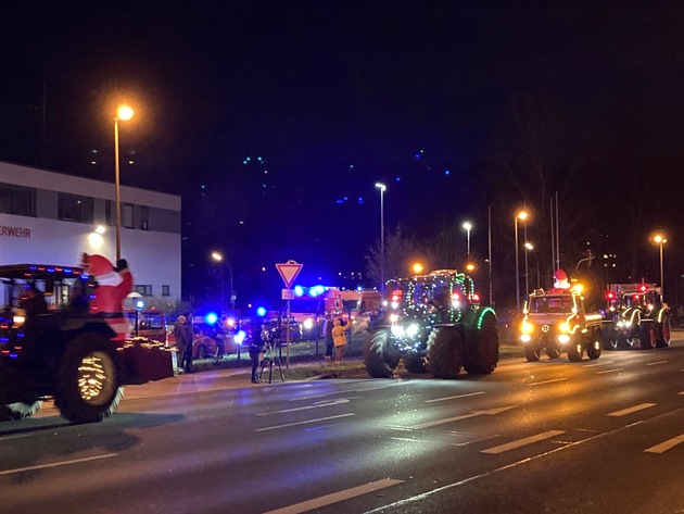 FW-EN: Feuerwehr Hattingen begrüßt Treckerkonvoi