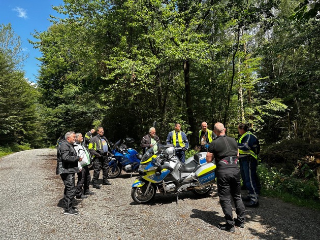 POL-OH: Biker-Safety-Tour der Polizei: Motorradfahrer schlängeln sich im Konvoi durch die Rhön und den Vogelsbergkreis