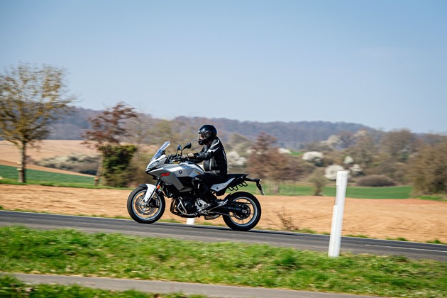 Frühlingsgefühle für Motorradfans / Zum Saisonstart erklärt der ADAC, worauf Motorradfahrer achten sollten