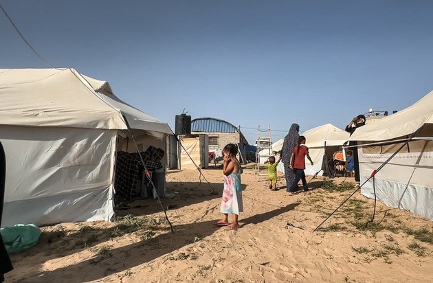 SOS-Kinderdörfer weltweit Hermann-Gmeiner-Fonds Deutschland e.V.: Gaza: Notlager der SOS-Kinderdörfer in humanitärer Zone von Beschuss getroffen / Hilfsorganisation in großer Sorge um das Leben der Kinder