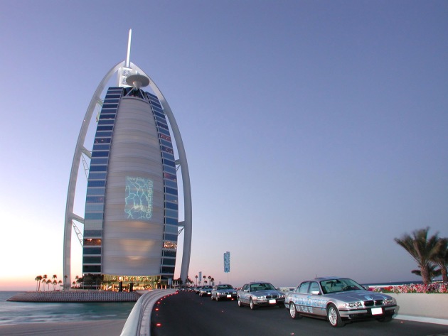 Wasserstoff im Ölemirat: Die CleanEnergy WorldTour 2001 beginnt in Dubai / Sheik Mohammed Bin Rashid Al Maktoum übernimmt Schirmherrschaft