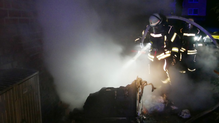 FW Celle: Ruhiger Jahreswechsel für die Feuerwehr Celle - zwei Einsätze in der Nacht