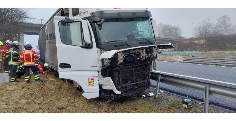 POL-KI: 240101.1 Kiel: Unfall auf der A 215 in Höhe des Autobahnkreuzes Kiel-West