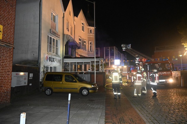 POL-STD: Feuer in Buxtehuder Innenstadt richtet hohen Sachschaden an