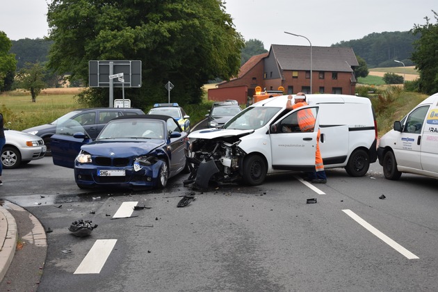 POL-NI: Stadthagen-3 Verletzte bei Frontalzusammenstoß