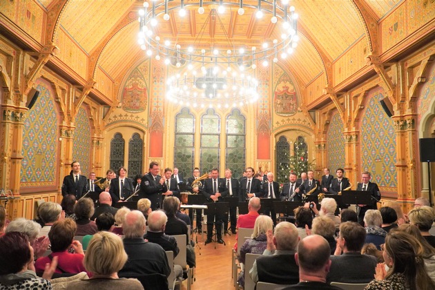 LPI-NDH: Polizeiorchester Thüringen begeistert das Publikum beim Weihnachtskonzert