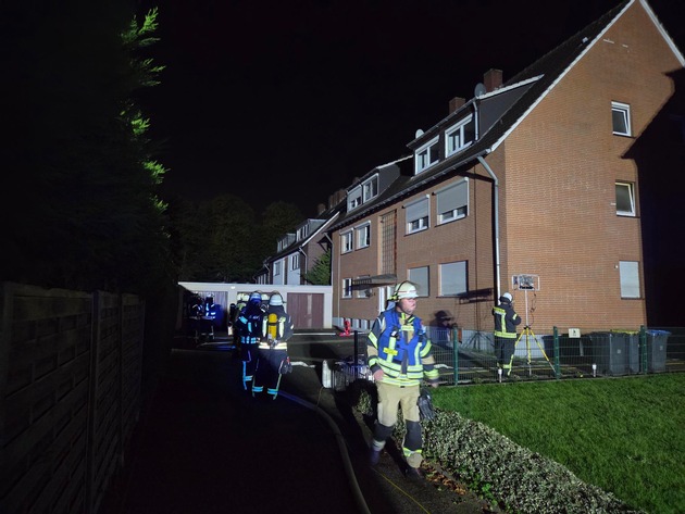 FW Datteln: Wohnungsbrand am Neuer Weg - Eine Person verletzt
