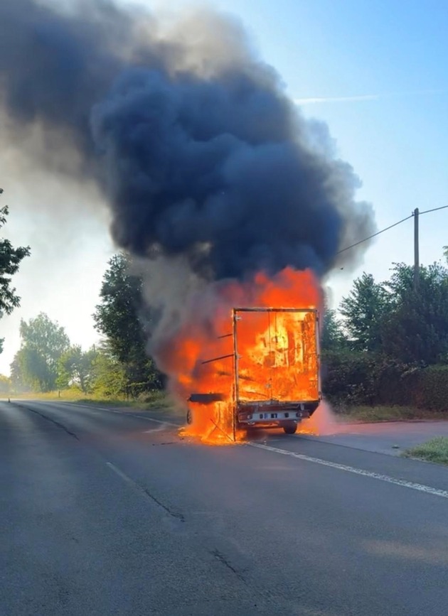 POL-UN: Werne - Brand eines vollelektrischen Kleintransporters