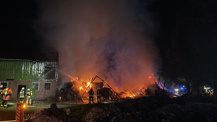 FW-ROW: Brand in Ostendorf: Feuerwehr verhindert Übergreifen auf weitere Gebäudeteile