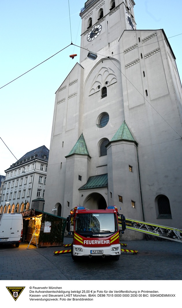 FW-M: Notfallrettung am Alten Peter (Altstadt)