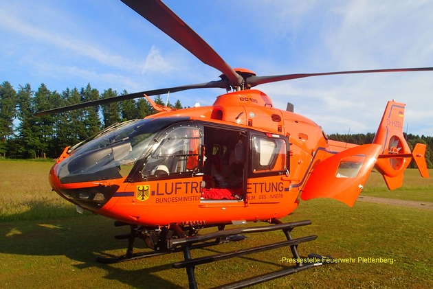 FW-PL: Rettungshubschrauber aus dem hessischen Kassel landete am Sonntagabend in Plettenberg. NRW-weit waren alle Rettungshubschrauber in Einsätzen gebunden.