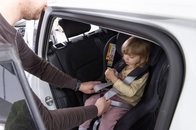 Test de sièges pour enfants majoritairement positif - un modèle échoue