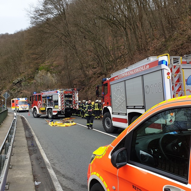 FW Schalksmühle: Verkehrsunfall auf der Volmestraße - technische Rettung durch Feuerwehr