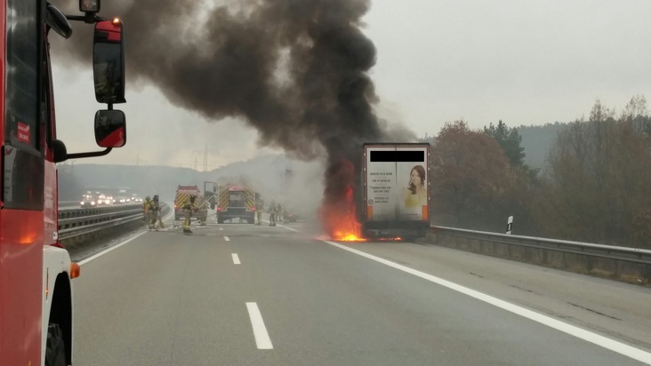 POL-PDKL: A6/Waldmohr, Lkw-Anhänger brennt völlig aus