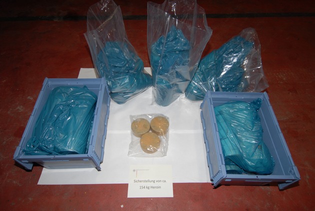 BKA: Erfolgreicher Schlag gegen den internationalen Rauschgifthandel:
150 Kilogramm Heroin im Wert von mehreren Millionen Euro sichergestellt