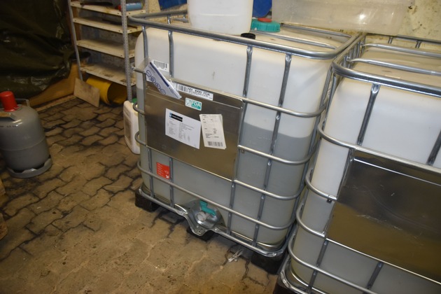 ZOLL-F: Illegale Fertigungsanlage für Wasserpfeifentabak stillgelegt - 
Zollfahndung stellt eine Tonne Wasserpfeifentabak sicher