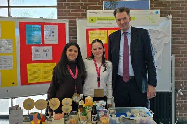 Hauptpreis bei „Jugend forscht junior“ für Projekt zu gesunden Gummibärchen