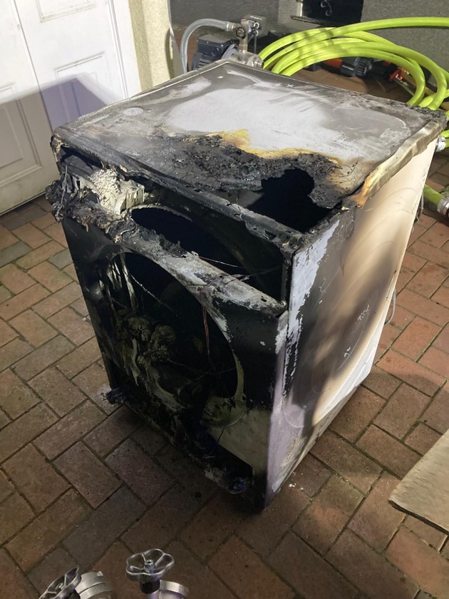 FW Datteln: Feuerwehr Datteln bew&auml;ltigt zwei Brandeins&auml;tze in einer Nacht