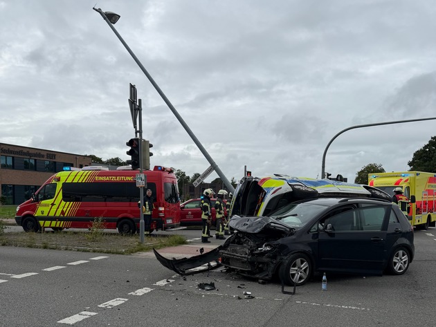 FW-AUR: Mit Streifenwagen zusammengeprallt
