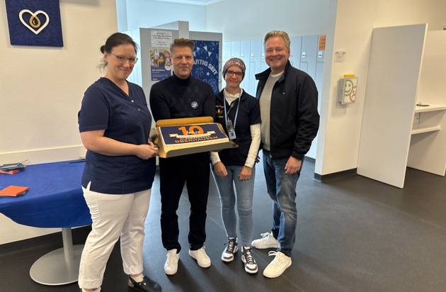 10 Jahre Plasmaspende Oberhausen: Jubiläum mit OB Thorsten Berg in ...