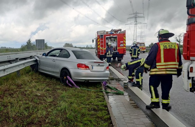 POL-STD: Autofahrer bei Unfall auf der A26 leicht verletzt