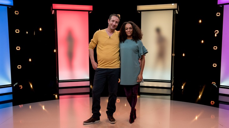 Am Montag bei &quot;Naked Attraction&quot;: Michaela (46) und Andrew (41) beim Nackt-Dating-Experiment