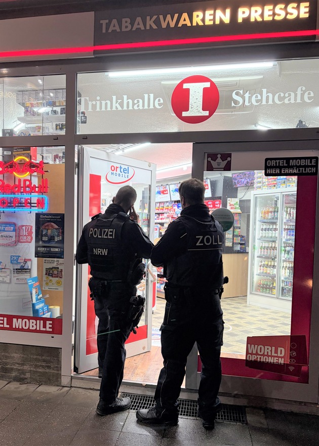 POL-D: Stadtgebiet Düsseldorf - Bilanz gemeinsamer Schwerpunkteinsatz mit dem Zoll - Kontrollen in mehreren Geschäften - 13 Strafverfahren durch die Polizei eingeleitet - Festnahme