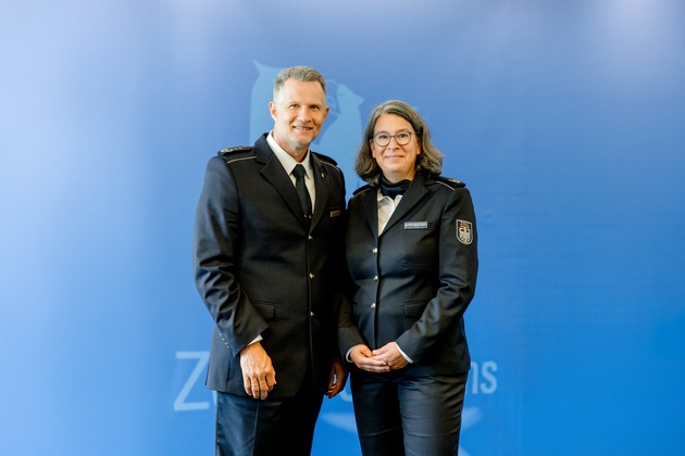 HZA-HH: Feierliche Amtseinführung der neuen Leiterin Melanie Schmaljohann beim Hauptzollamt Hamburg//Neue Leitung an der Spitze des HZA Hamburg