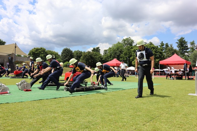 Deutsche Feuerwehr-Meisterschaften: Training bei optimalen Bedingungen / Perfekte Unterstützung in Böblingen für Wettbewerb in Löschangriff und Staffellauf