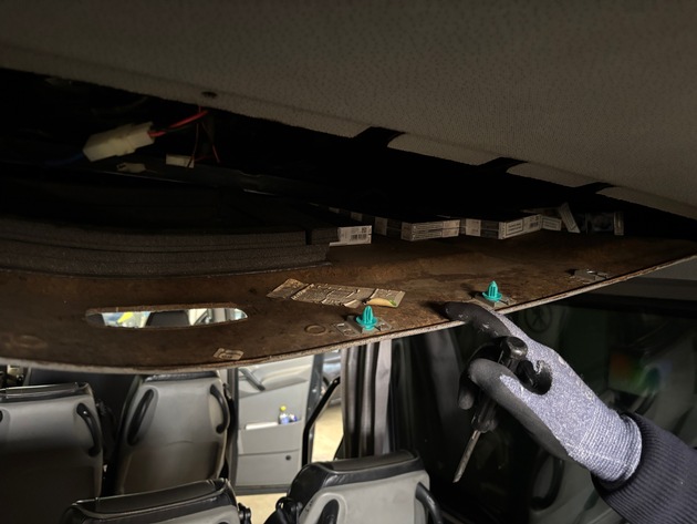 HZA-R: Zoll aus Furth im Wald stellt &uuml;ber 13.000 unversteuerte Zigaretten bei Kontrolle auf der A3 sicher