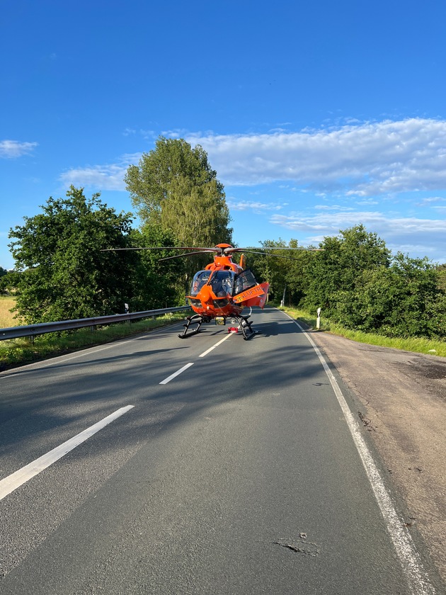 FW Petershagen: Schwerer Verkehrsunfall auf der B482