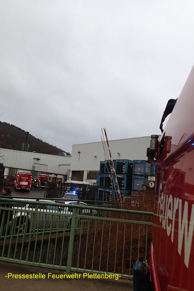 FW-PL: Maschinenbrand in Industriebetrieb im OT Stadtmitte schnell gelöscht
