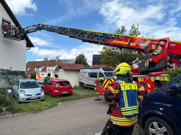 FW Reichenau: Verletzte Person aus Obergeschoß gerettet, Reichenau-Lindenbühl, 29.08.2025