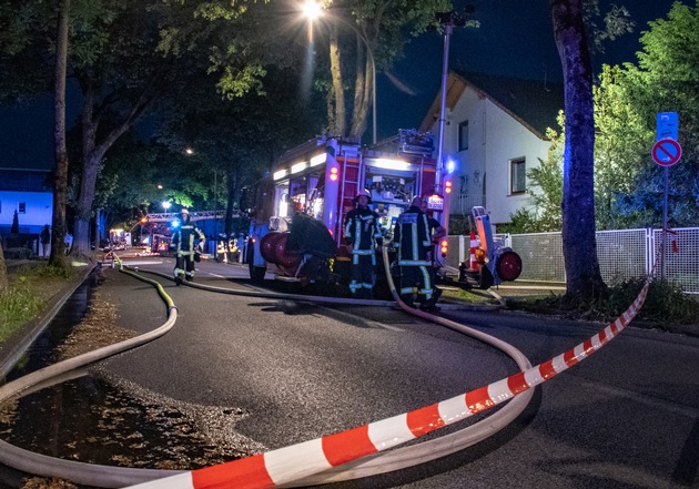 FW-BO: Brand und Explosion in einer Lagerhalle - 2. Meldung