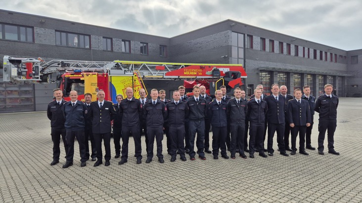 FW-AR: Feuerwehr Arnsberg: Zwei neue Brandmeister verstärken das Team der Hauptwachen