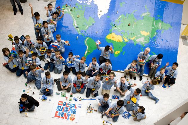 Internationaler LEGO Bauwettbewerb: Kinder aus 35 Nationen bauen eine Welt aus LEGO Steinen