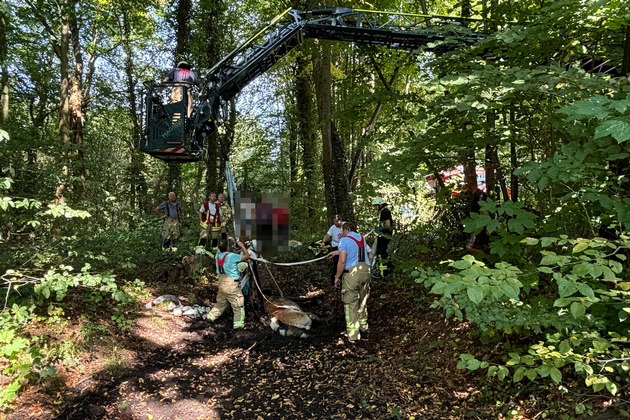 FF Goch: Feuerwehr rettet Pferd aus Morast