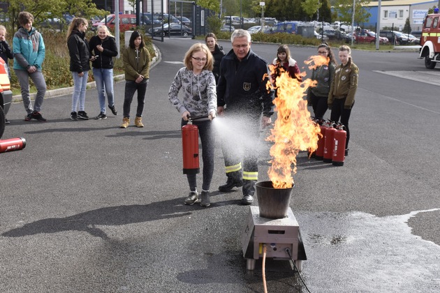 FW-DO: Girlsday 2017 - MÄDCHEN-ZUKUNFTSTAG BEI DER FEUERWEHR