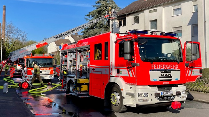 FW-GL: Feuerwehr Bergisch Gladbach rettet zwei Katzen nach Wohnungsbrand in der Stadtmitte von Bergisch Gladbach