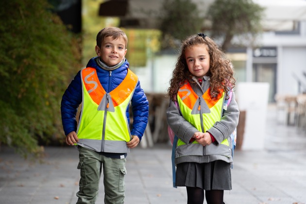 Die Sicherheitsweste LUMI wird Kinder auf dem Schulweg begleiten