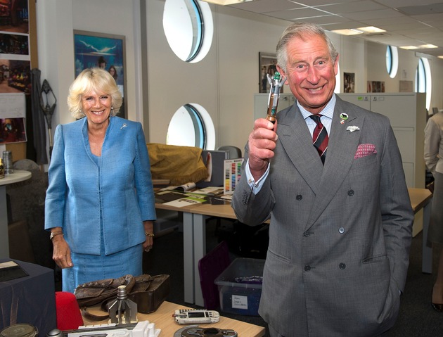 Prinz Charles und Camilla als Serien-Fans: Royals besuchen Set der britischen Kultserie &quot;Doctor Who&quot; (BILD)