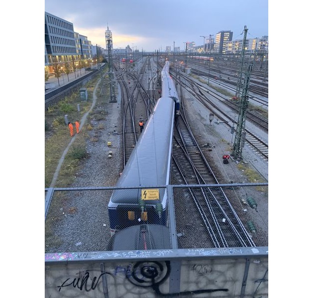 Bundespolizeidirektion München: Bahnbetriebsunfall nahe an der Hackerbrücke: Ersatzzug, der für Meridian fährt, entgleist