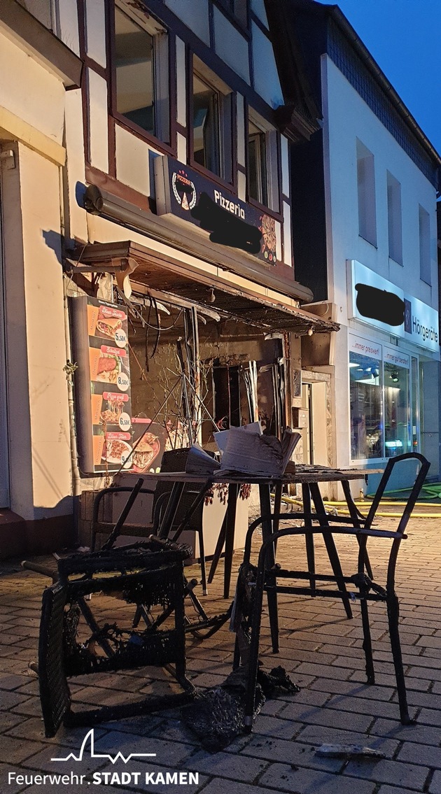 FW Kamen: Brennende Pizzeria in der Kamener Innenstadt