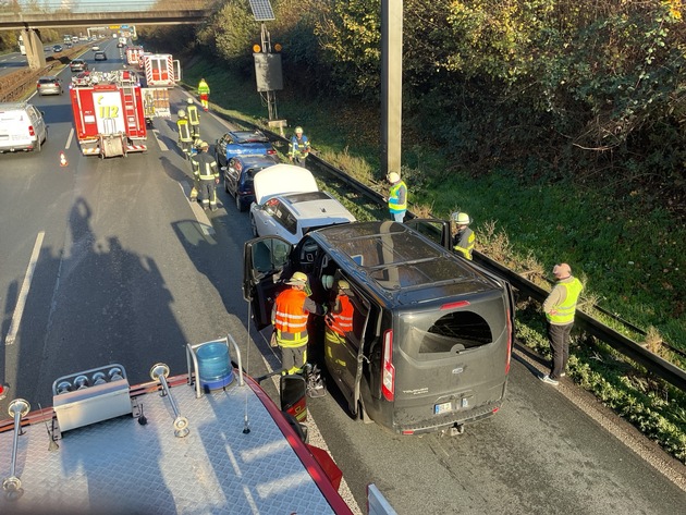 FW-DO: Verkehrsunfall auf der B236 mit vier PKW