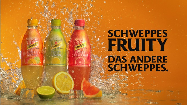 Neue Kampagne: Entertainerin Anke Engelke wirbt für Schweppes Fruity